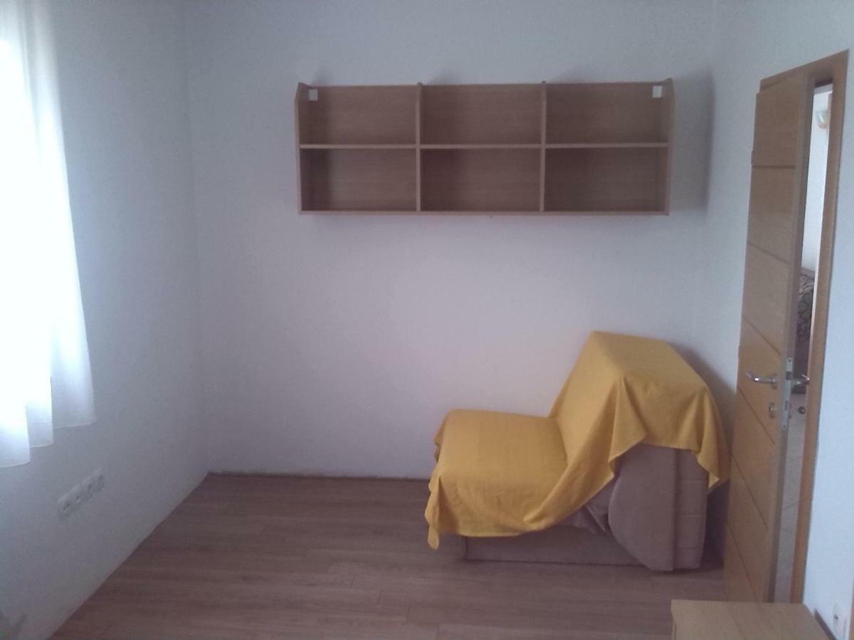 Apartmani Luna Новаля Екстериор снимка