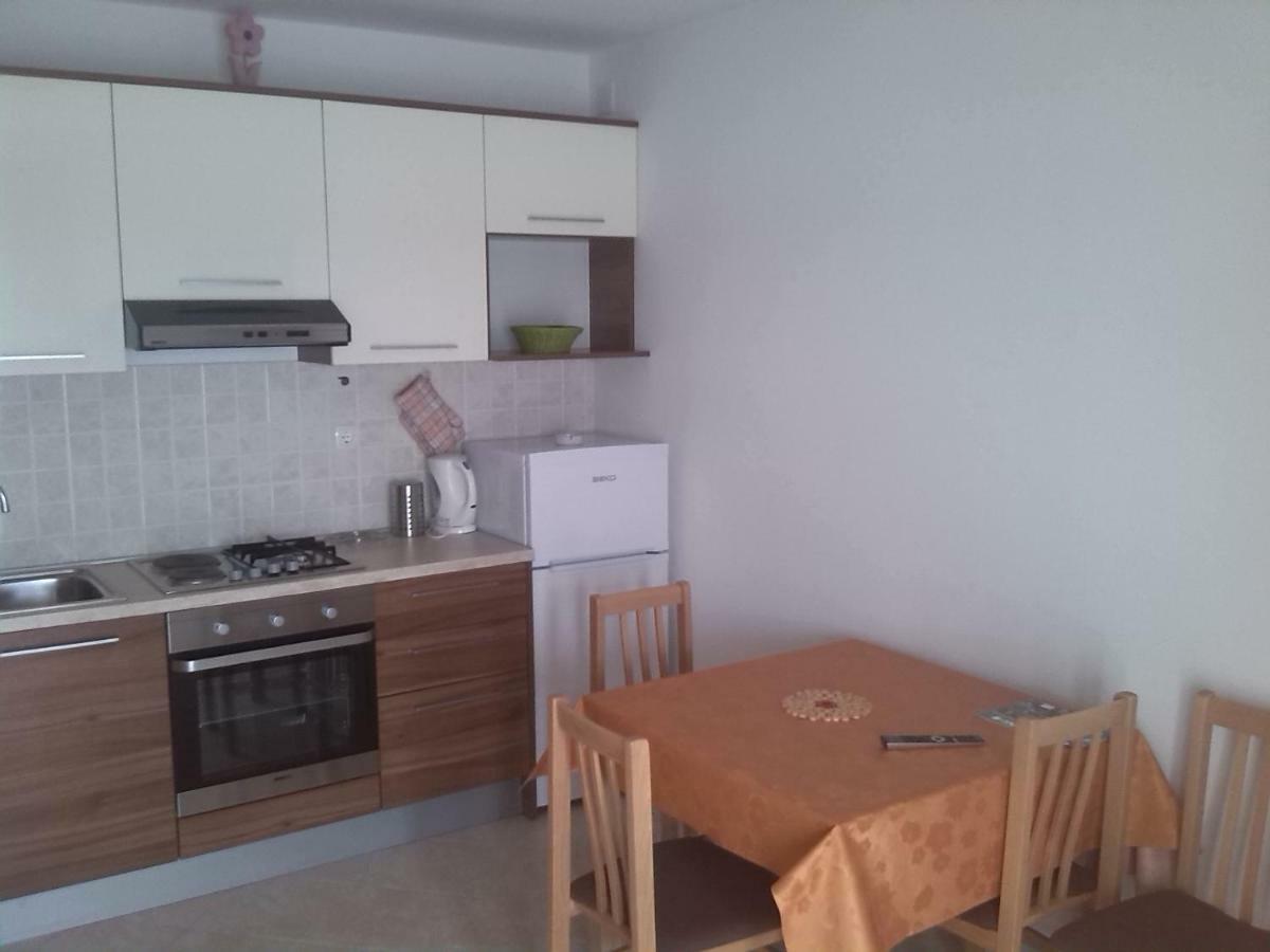 Apartmani Luna Новаля Екстериор снимка