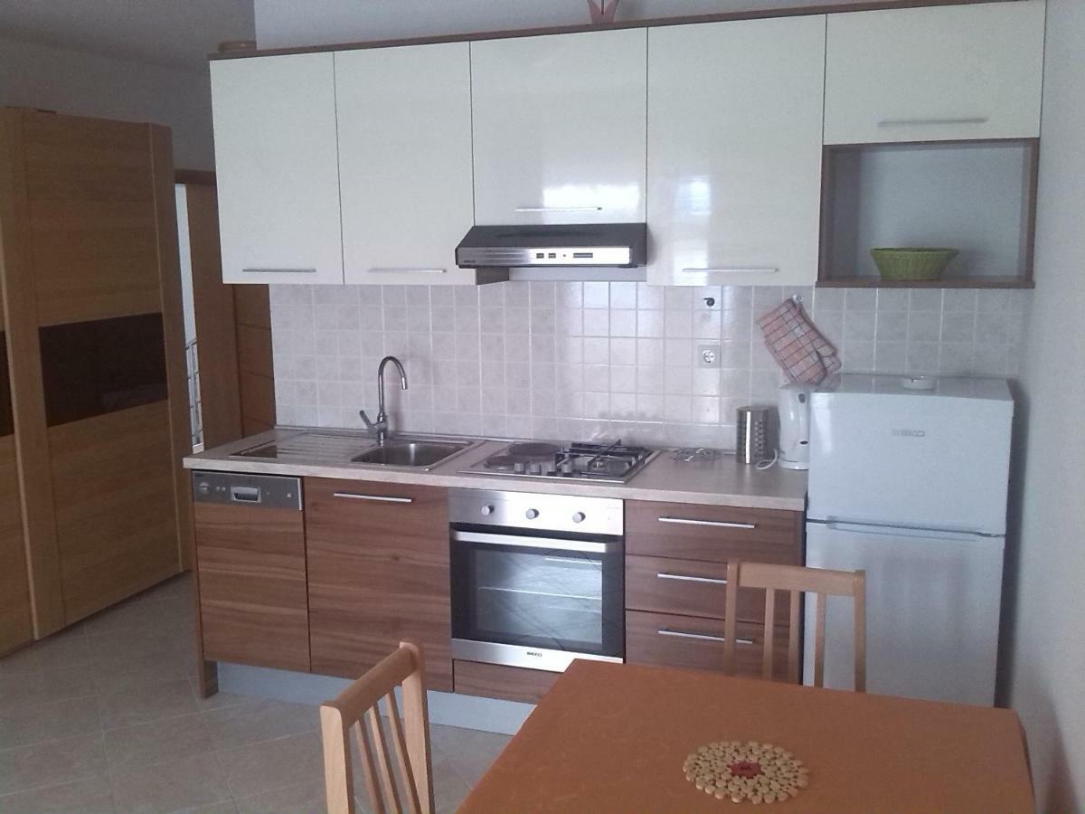 Apartmani Luna Новаля Екстериор снимка
