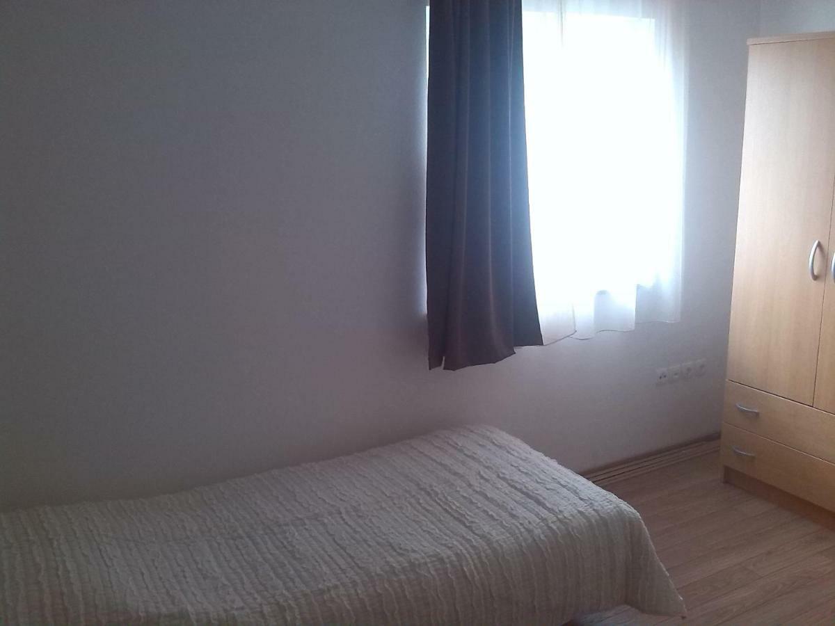 Apartmani Luna Новаля Екстериор снимка