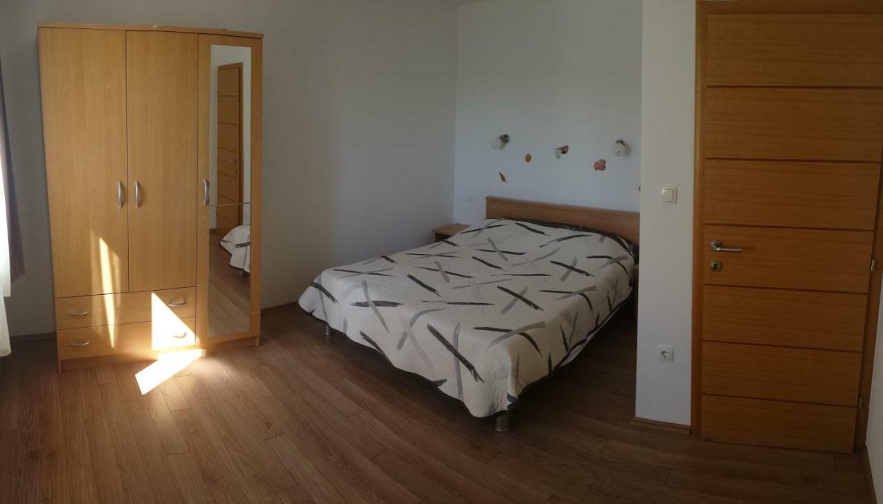 Apartmani Luna Новаля Екстериор снимка