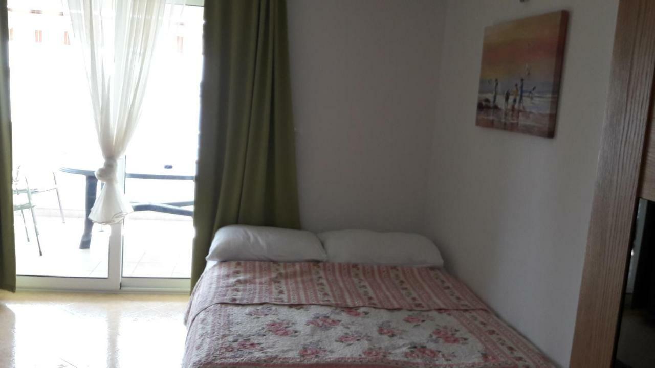 Apartmani Luna Новаля Екстериор снимка