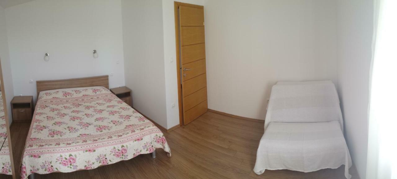 Apartmani Luna Новаля Екстериор снимка